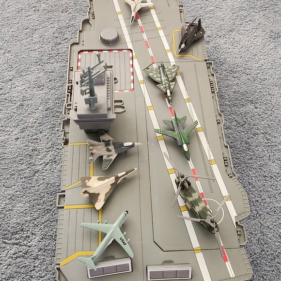 Aircraft Carrier 2002 Redbox Toys 69016 *AS IS* - Picture 5 of 16